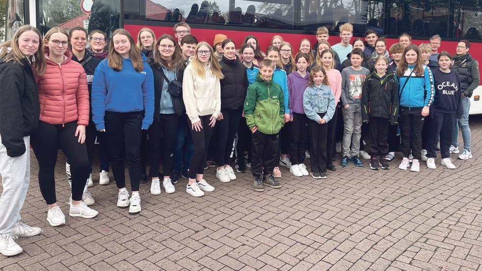 Die Jugend-Abteilung der DLRG-Ortsgruppe Weener war bei den Landesmeisterschaften in Achim erneut zahlreich vertreten.  © Foto: privat