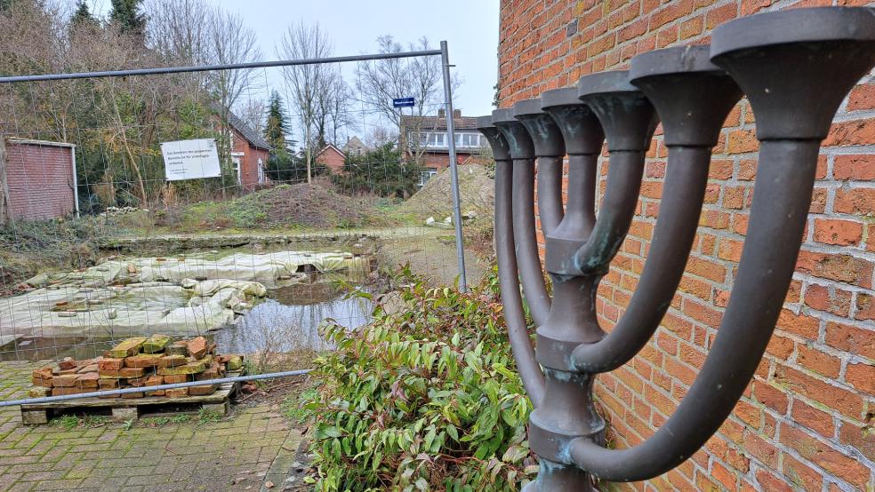 Das geplante Bauvorhaben auf dem Grundstück, auf dem bis zu der Zerstörung durch Nationalsozialisten in der Pogromnacht von 1938 die jüdische Synagoge stand, muss bis Ende 2024 abgeschlossen sein. © Szyska (Archiv)