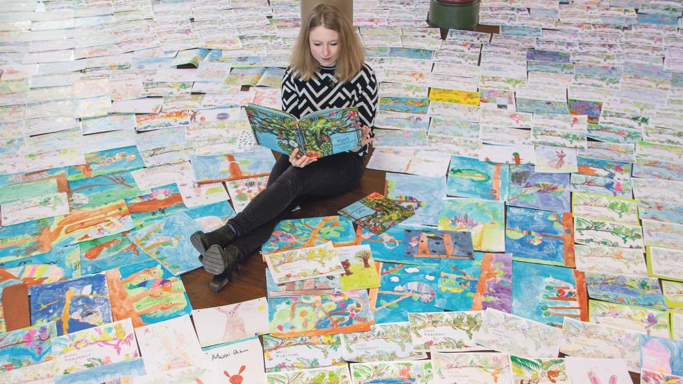 Grietje Kammler im Bilder-Meer. © Foto: privat