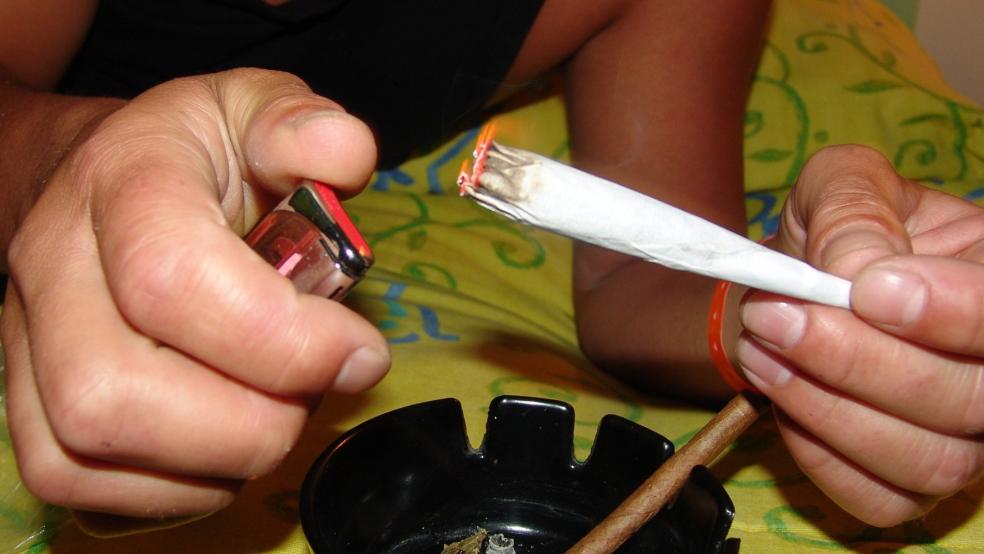 Beim Rauchen eines Joints haben Polizisten in Weener einen 19-Jährigen beobachtet. Sie stellten bei dem jungen Mann auch Cannabis sicher. © Pixabay