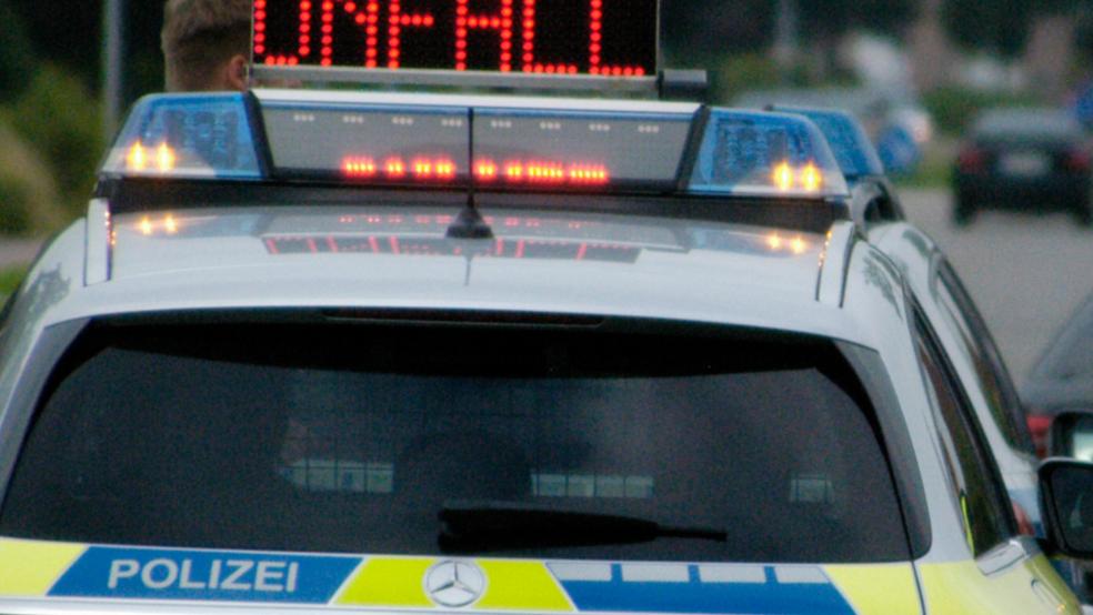 Bei einem Unfall in der Nacht zum Freitag in Neermoor war Alkohol im Spiel. © Hoegen