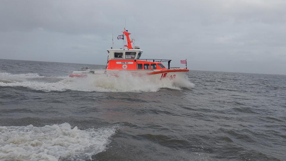 Das neue Seenotrettungsboot SRB 84 hat sich bereits bewährt: Die freiwilligen Seenotretter der DGzRS-Station Neuharlingersiel haben mit ihrem erst am 31. März überführten Seenotrettungsboot einen Krabbenkutter aus seiner misslichen Lage befreit. © Die Seenotretter – DGzRS