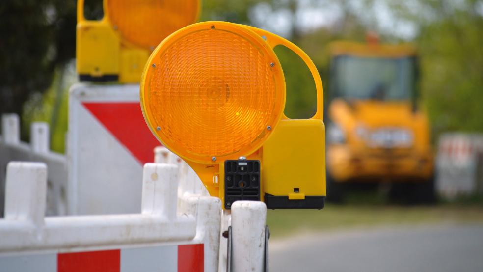 Die Vollsperrung des Abschnitts der B 70 ist erforderlich, weil der schadhafte Asphalt gefräst und anschließend vollflächig eine neue Deckschicht aufgebracht wird.  © Pixabay (Symbolfoto)