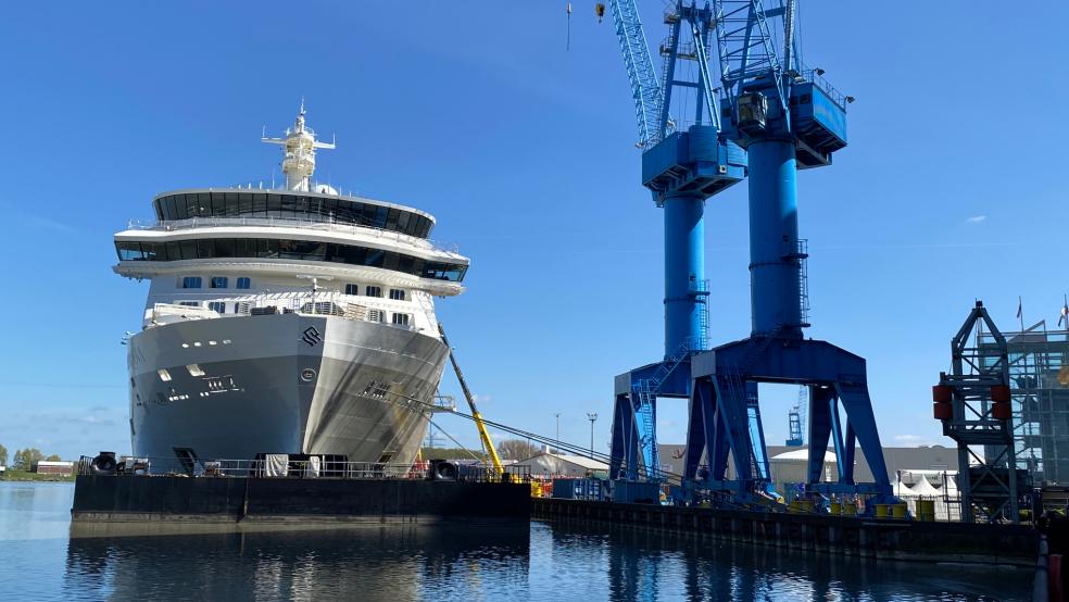 Die "Silver Nova" am Ausrüstungspier der Meyer Werft. © Hanken