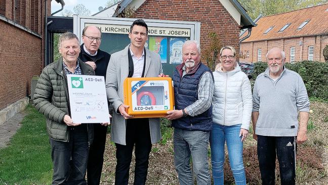 Defibrillator am Pfarrhaus von St. Joseph
