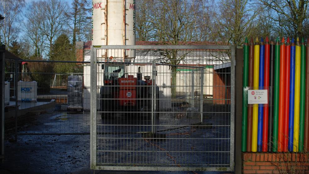 Fast 700.000 Euro investiert die Stadt Weener alleine für die Sanierung des Schulgebäudes der Grundschule in Holthusen, die auch eine neue Mensa bekommen soll..  © Archivfoto: Hoegen