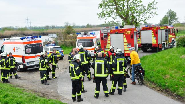 Feuerwehr rettet Ehepaar aus der Leda