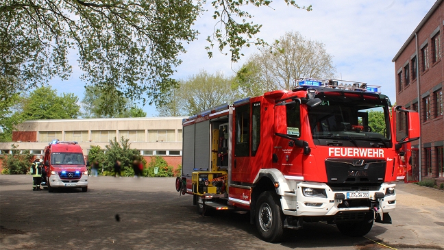 Mülleimer brennt: Oberschule evakuiert