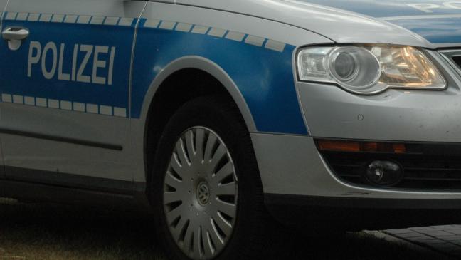 Unfallfahrer greift Polizisten und Sanitäter an