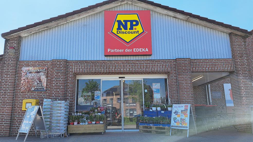 Beim Raubüberfall auf den »NP Discount« am Kreisel in Möhlenwarf erbeuteten die Täter am Abend des 13. April einen vierstelligen Bargeldbetrag.  © Foto: Szyska