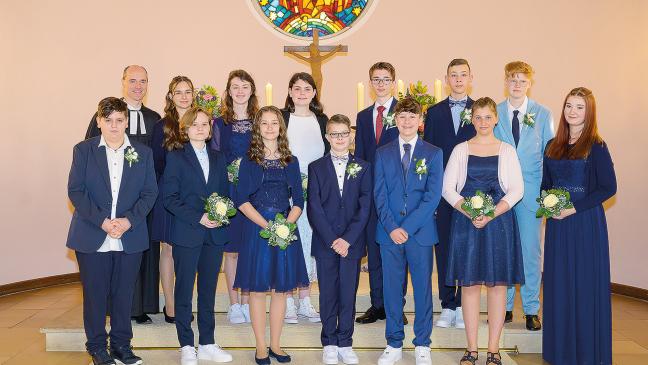 Lutherische Gemeinde konfirmiert 13 Jugendliche