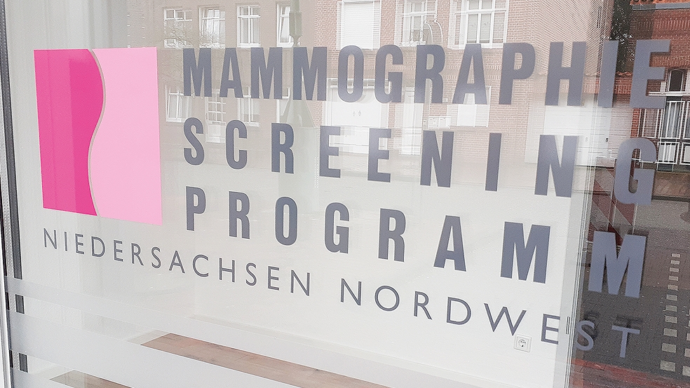 Am Steinburgsgang in Leer werden stationäre Mammographie-Untersuchungen angeboten.  © Foto: Berents