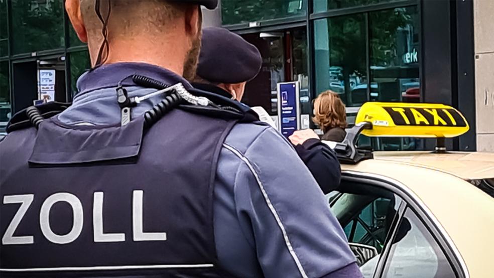 Im Kampf gegen Schwarzarbeit, auch Schwerpunktprüfungen des Zolls in der Taxibranche gehören dazu, hier ein Symbolfoto.  © Foto: Zoll