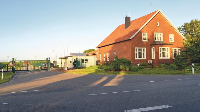 Astora verbreitert Zufahrt und baut Container ab