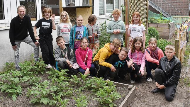 Schüler feiern ihren Garten
