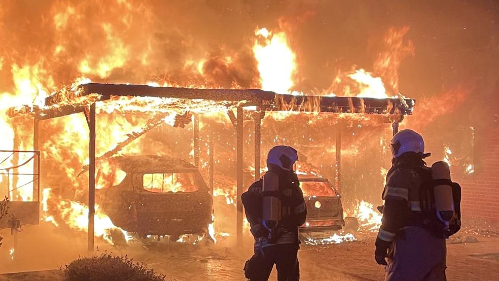 Ein Großaufgebot der Feuerwehr war in Aurich-Egels im Einsatz.  © Feuerwehr