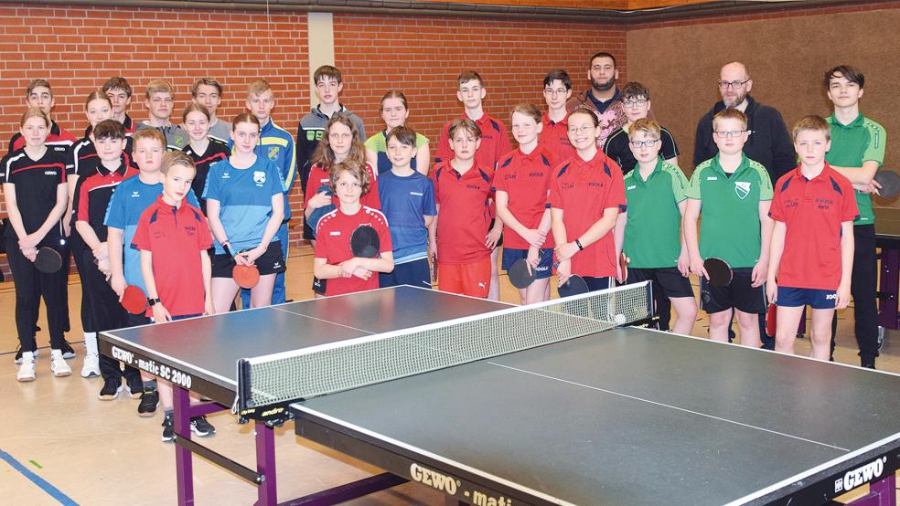 29 Spieler spielten in Stapelmoor die Nachwuchsranglisten im Tischtennis aus.  © Foto: privat