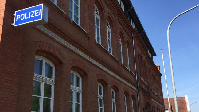 In Schlangenlinien und in den Gegenverkehr