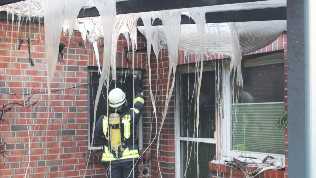 Feuer auf Terrasse in Holthusen