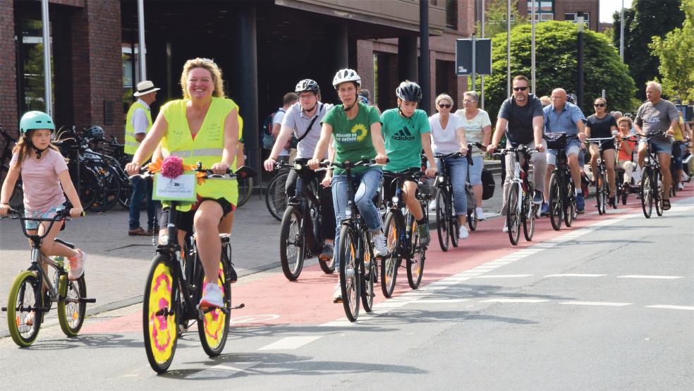 Im September soll in Landkreis Leer wieder gemeinsam geradelt werden. Das Foto entstand bei der Auftaktveranstaltung im vergangenen Jahr in Leer.  © Foto: Ammermann