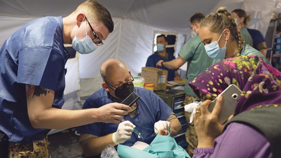 Die Soldatinnen und Soldaten nahmen in Altinözü mehr als 700 operative Eingriffe vor.  © Foto: Patrick Enßle (Bundeswehr)