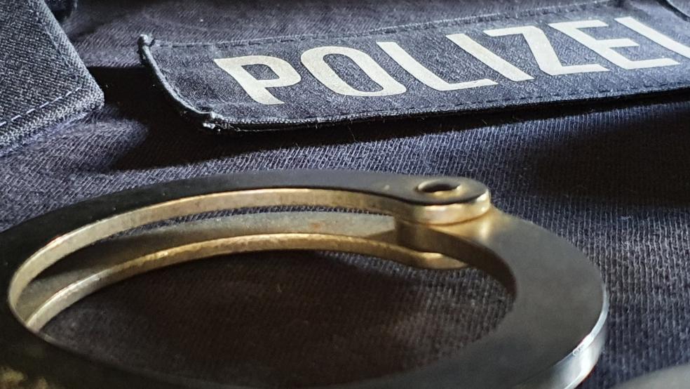 Wegen der Missachtung eines Platzverweises kam ein 31-jähriger Leeraner in die Polizeizelle. © Pixabay (Symbolfoto)