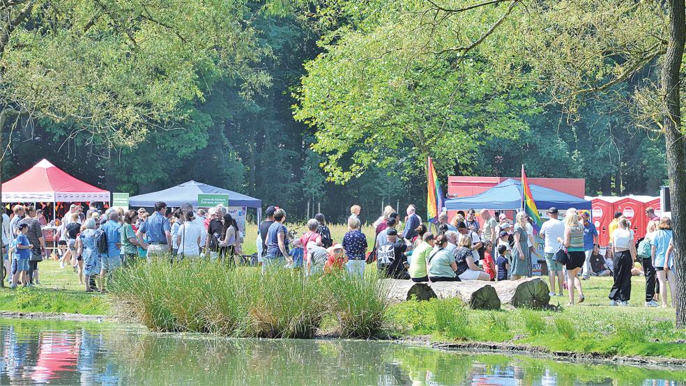 Das Julianenparkfest fand bereits zum 20. Mal statt. Das Sonnenwetter lockte viele Besucher in den Park.  © Fotos: Ammermann