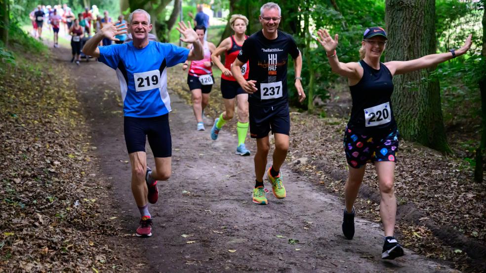 Beim Volkslauf in Stapelmoor nahmen im vergangenen Jahr 130 Läuferinnen und Läufer teil.  © Foto: Bruins