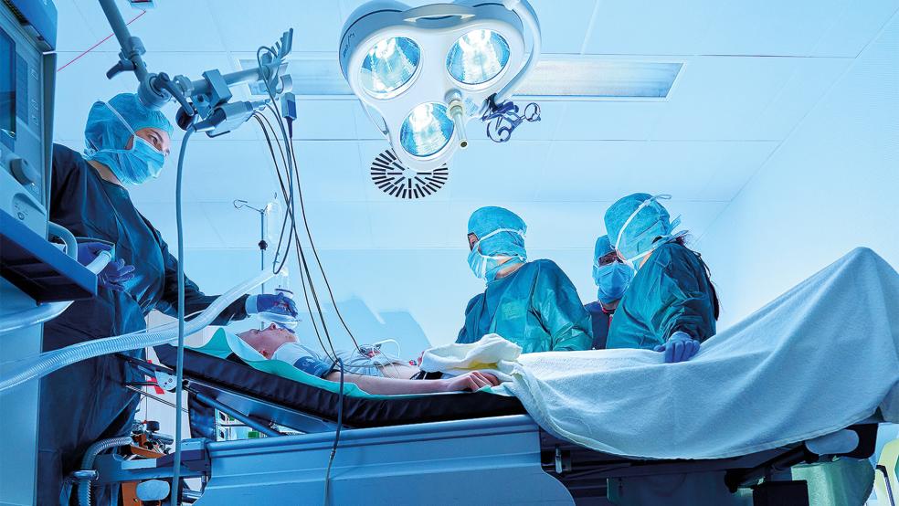 Im Schockraum erfolgt die Erstversorgung von Schwerverletzten.  © Foto: Borromäus-Hospital Leer