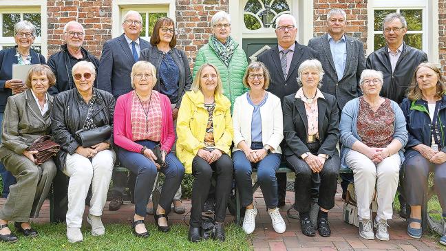 16 ehemalige Konfirmanden feiern »Goldene«