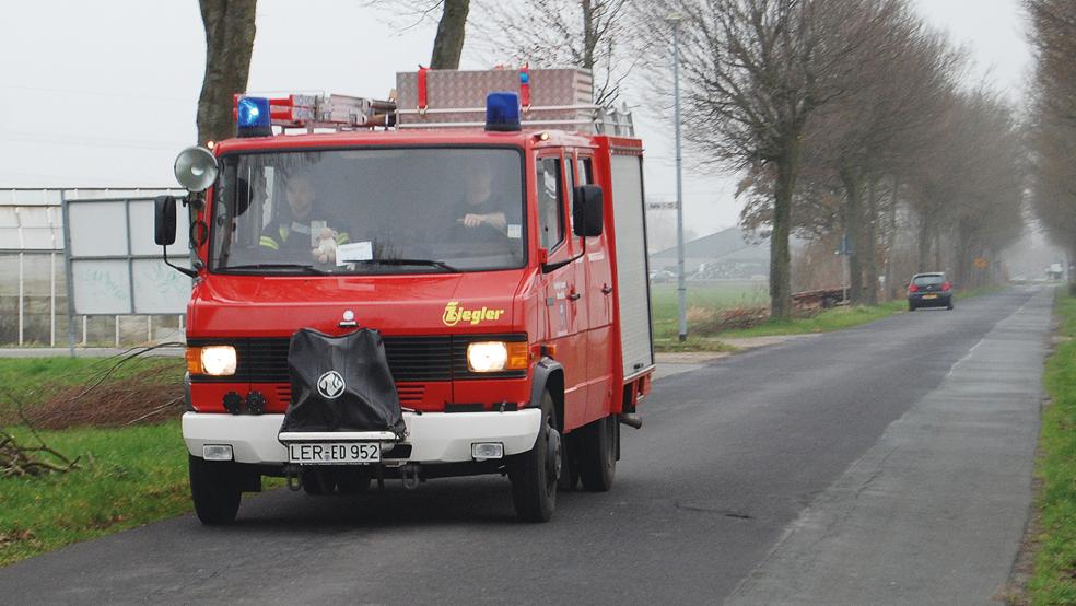 Bei einem Feuer in der Gärtnerei Silze in Halte rückte das LF8 der Feuerwehr Diele noch einmal aus, mittlerweile ist das Fahrzeug außer Dienst gestellt.  © Foto: Hoegen