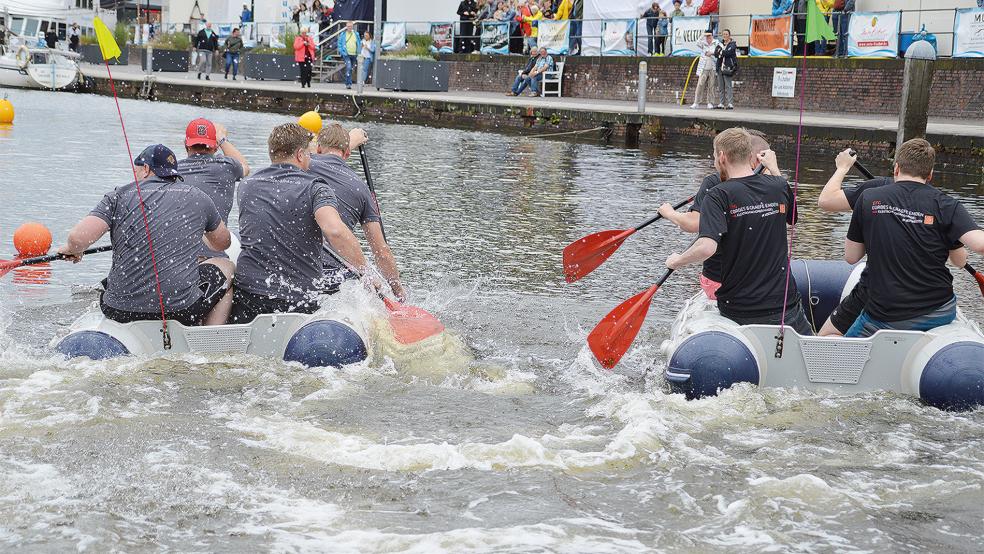 »Leinen los!« heißt es beim Schlauchbootrennen auf dem Emder Delft.  © Foto: Privat 