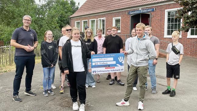 »Glühweingruppe« spendet für die Jugend