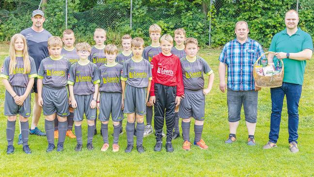 Neue Trikots für die D-Jugend der SG Holthusen/Stapelmoor