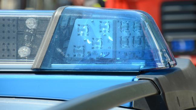 Betrunkener fährt auf: Auto in Flammen