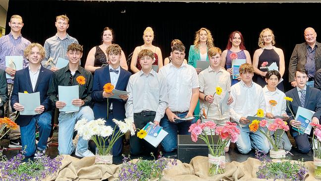 Abschlusszeugnisse für 145 Zehntklässler