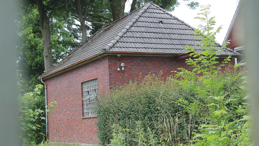 Am Pumpwerk an der Friesenstraße wird ein Teil der Zulaufhaltung erneuert. Dazu wird ein spezielles Verfahren angewendet, dass es in Weener so noch nicht gegeben hat.  © Foto: Busemann