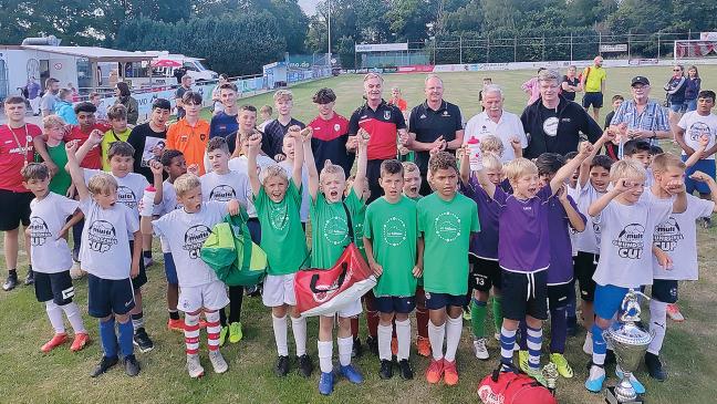 Grundschulen Weener und Jemgum gewinnen den Multi-Cup