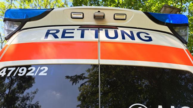 Drei Verletzte bei Unfall an Kreuzung