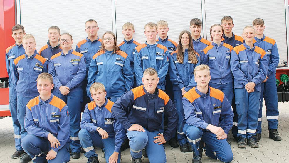 18 Mitglieder der Jugendfeuerwehr Weener bekamen die Leistungsspange der Deutschen Jugendfeuerwehr.  © Foto: Feuerwehr/Rand