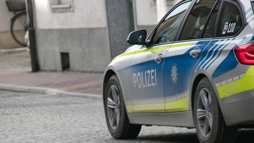 Direkt ins Gefängnis musste ein betrunkener Autofahrer, den die Polizei ohne Führerschein in Moormerland anhielt. Gegen ihn gab es einen Haftbefehl. © Pixabay