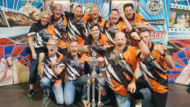 Zwei Rheiderländer feiern Darts-Titel