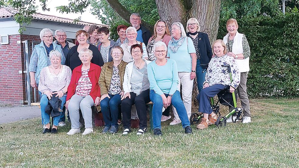 Die aktiven Sängerinnen und Sänger der Liedertafel Bunde.  © Foto: privat