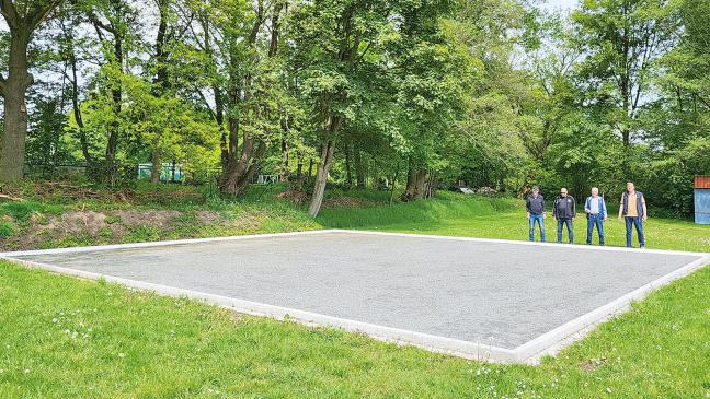 Teutonia Stapelmoor weiht Boule-Platz ein
