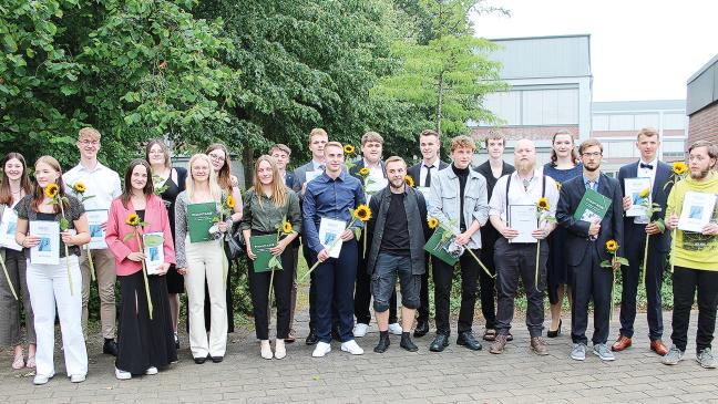 21 Technik-Abiturienten feiern Abschluss