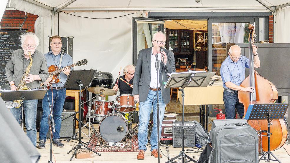 Die »Dollart Swing Band« präsentierte sich am Sonntag sehr spielfreudig.  © Foto: Bruins