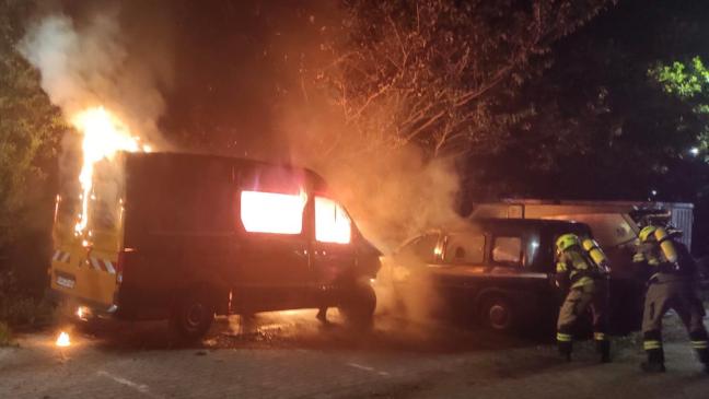 Transporter auf Bauhof in Brand