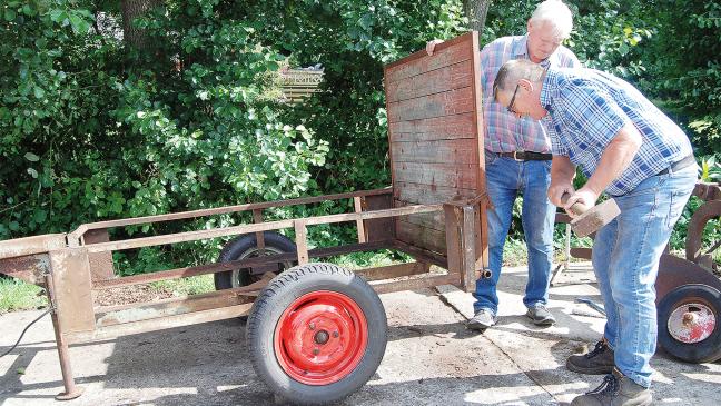 Arbeitskreis macht alten Melkwagen wieder flott