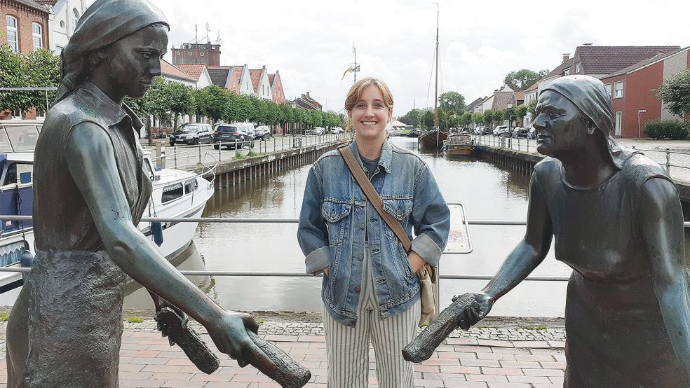 Ellen Jones bei den Törfwieven am Hafen in Weener. © Foto: Berents
