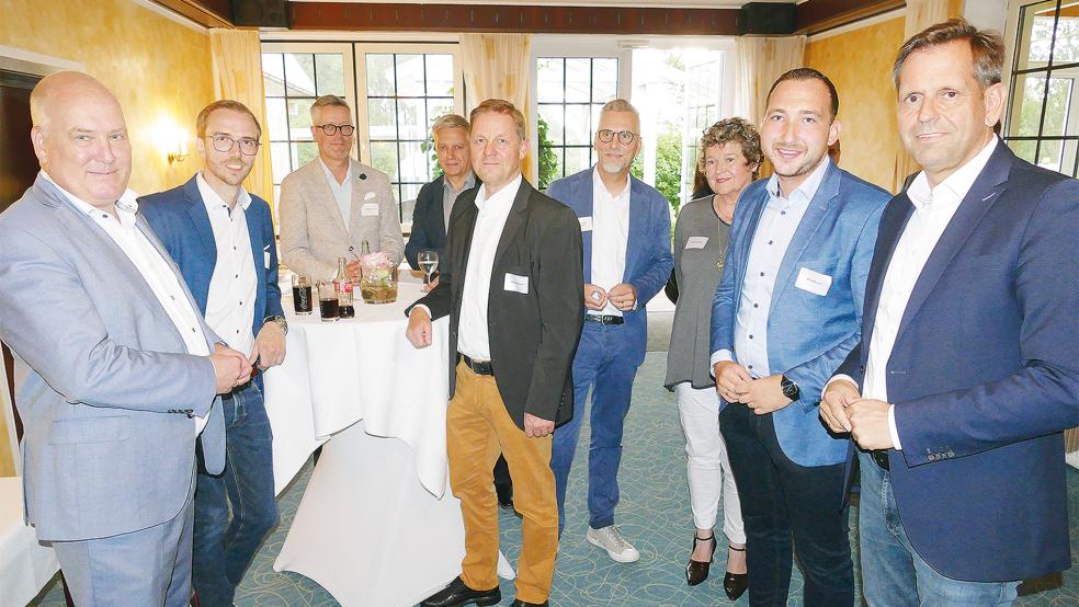 »Alle müssen an einem Strang ziehen«, so der Appell von Minister Olaf Lies (rechts).  © Foto: Jürgens